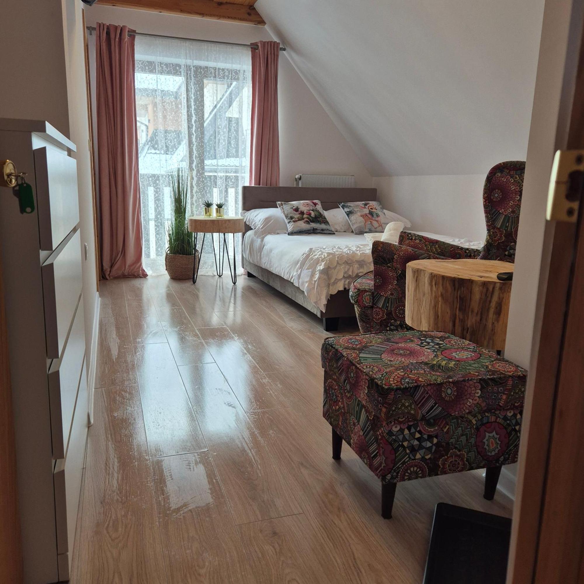 Penzión pre hostí Pino House *